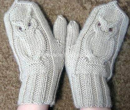 В'язані рукавиці з совами